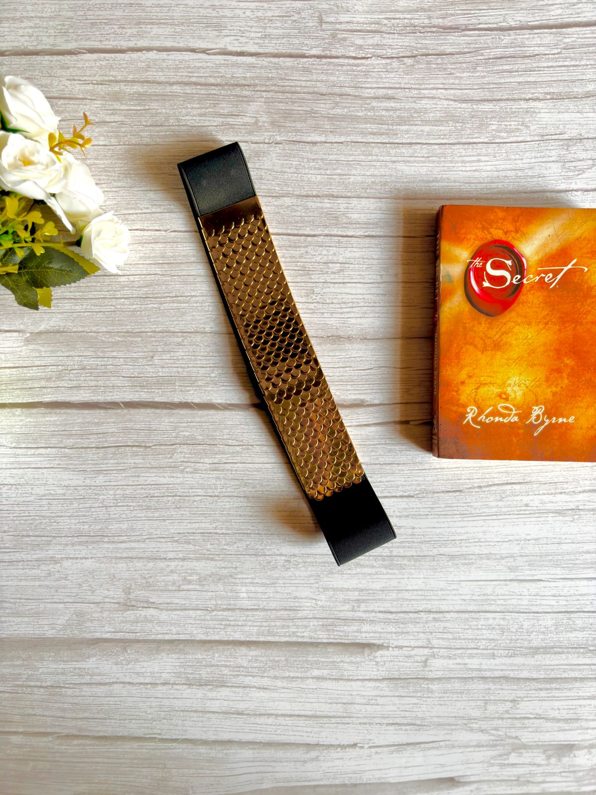 Fish style golden and black waist belt for women